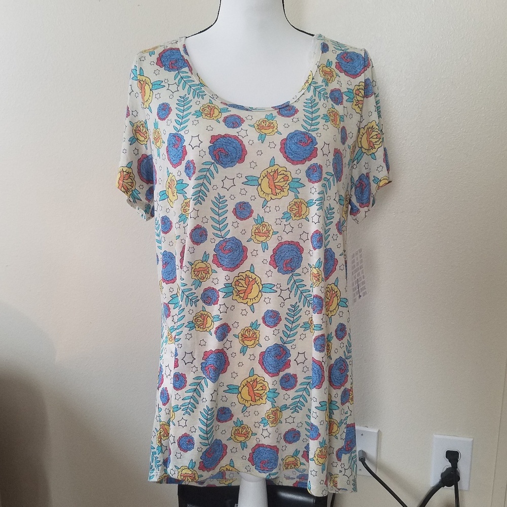 Nwt's Floral Vintage Style Classic T Large